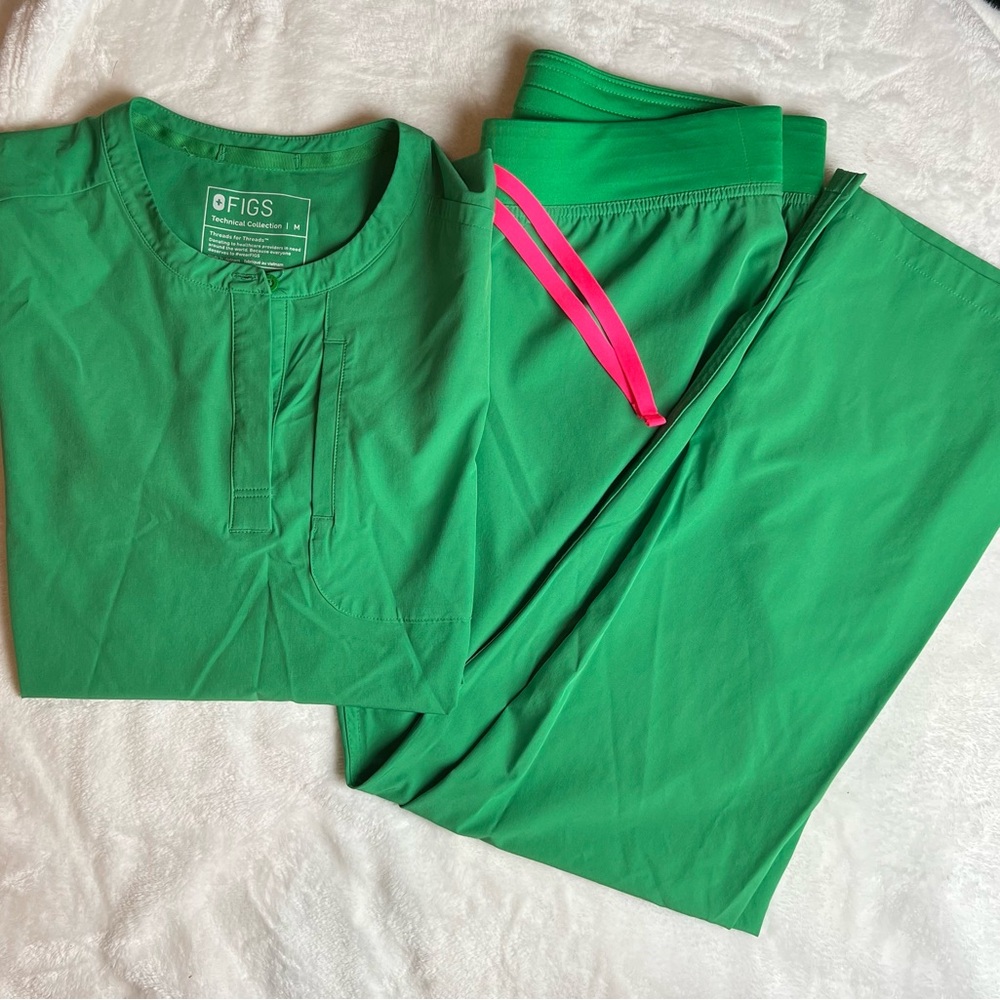 FIGS Technical Collection Vibrant Green Scrub Set with Pink drawstring